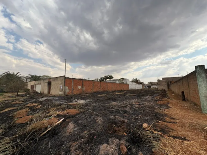 Foto 1 de Terreno / Lote à venda, 450m2 em Anápolis City, Anapolis - GO