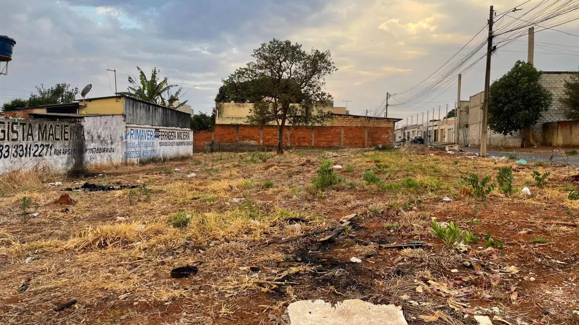 Foto 2 de Terreno / Lote à venda, 415m2 em Gran Ville, Anapolis - GO