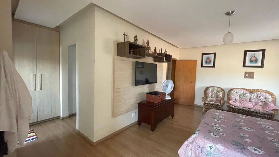 Sobrado com 4 quartos à venda, 2000m2 em Anapolis - GO - imagem 5 Foto 5 de Sobrado com 4 quartos à venda, 2000m2 em Anapolis - GO