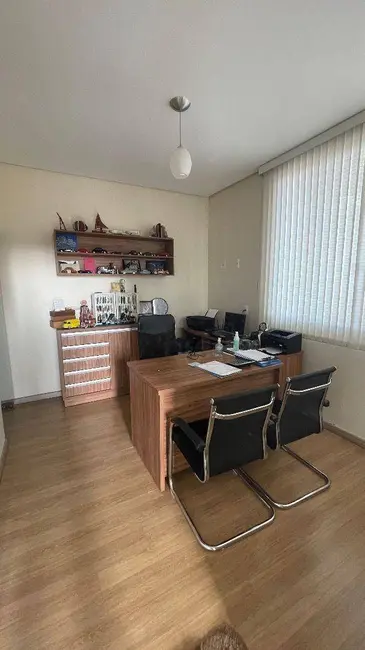 Sobrado com 4 quartos à venda, 2000m2 em Anapolis - GO - imagem 9 Foto 9 de Sobrado com 4 quartos à venda, 2000m2 em Anapolis - GO