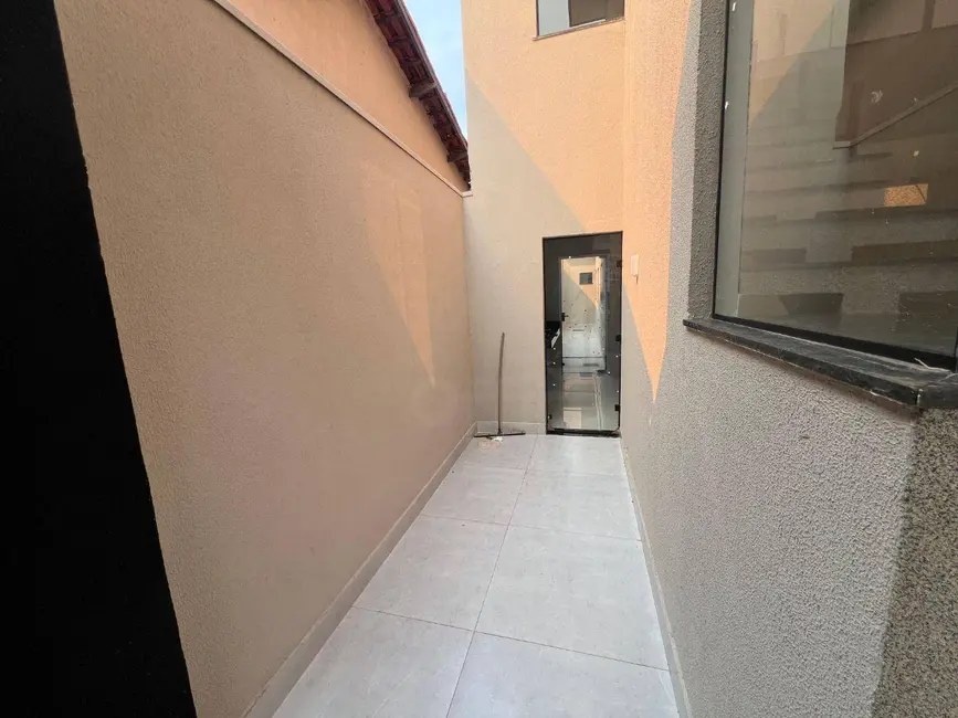 Foto 3 de Sobrado com 3 quartos à venda, 150m2 em Parque Brasília, Anapolis - GO