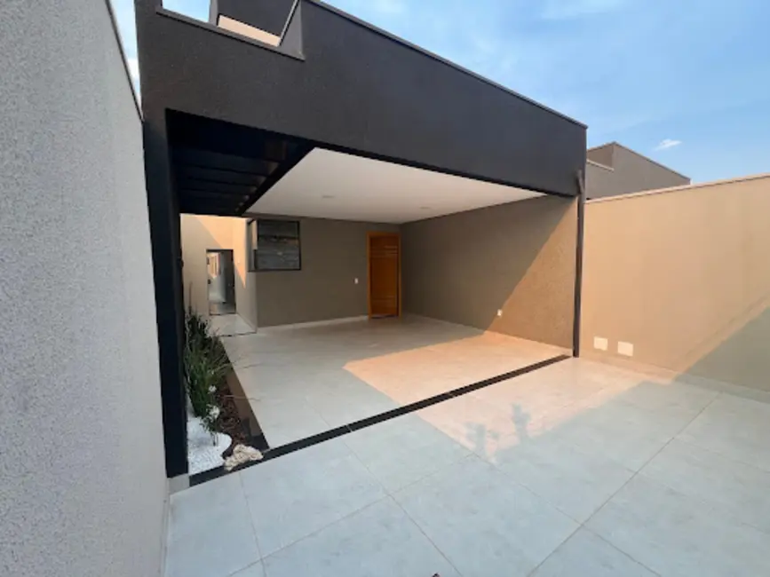 Foto 1 de Sobrado com 3 quartos à venda, 150m2 em Parque Brasília, Anapolis - GO