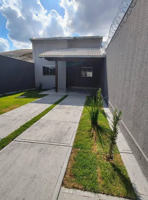 Casa com 3 quartos à venda, 196m2 em Itamaraty, Anapolis - GO - imagem 1 Foto 1 de Casa com 3 quartos à venda, 196m2 em Itamaraty, Anapolis - GO