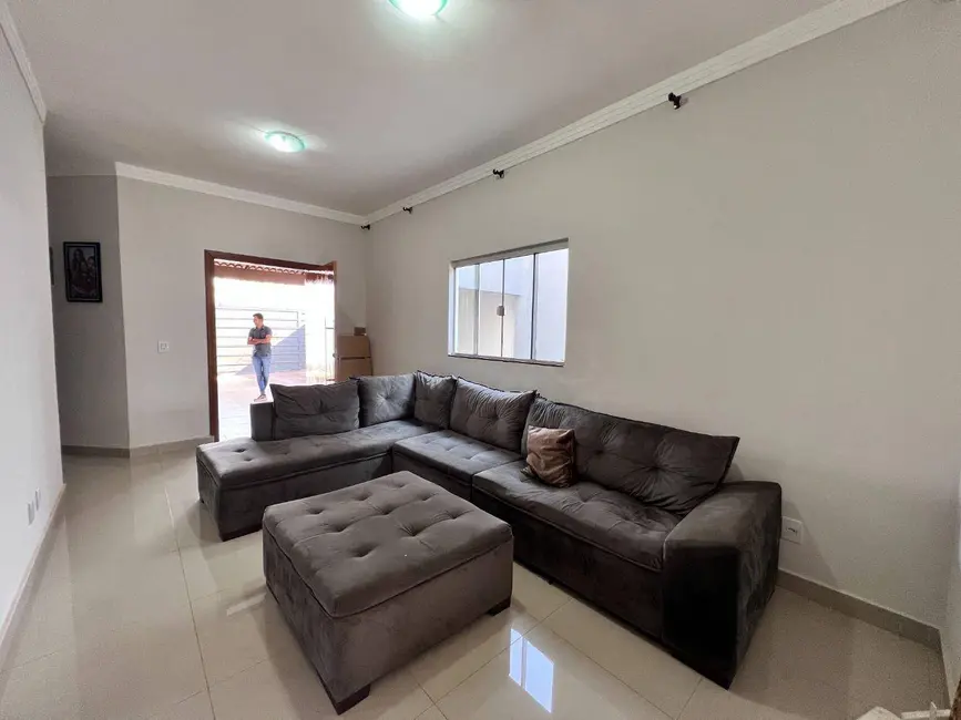 Casa com 3 quartos à venda, 300m2 em Residencial Buritis, Anapolis - GO - imagem 3 Foto 3 de Casa com 3 quartos à venda, 300m2 em Residencial Buritis, Anapolis - GO