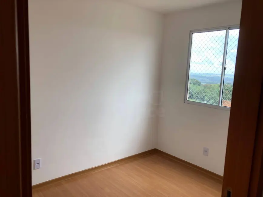 Foto 3 de Apartamento com 2 quartos à venda, 44m2 em Vila Jaiara, Anapolis - GO