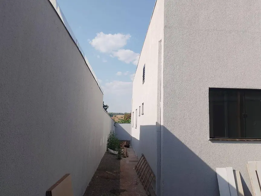 Casa com 3 quartos à venda, 300m2 em Vila Norte, Anapolis - GO - imagem 3 Foto 3 de Casa com 3 quartos à venda, 300m2 em Vila Norte, Anapolis - GO