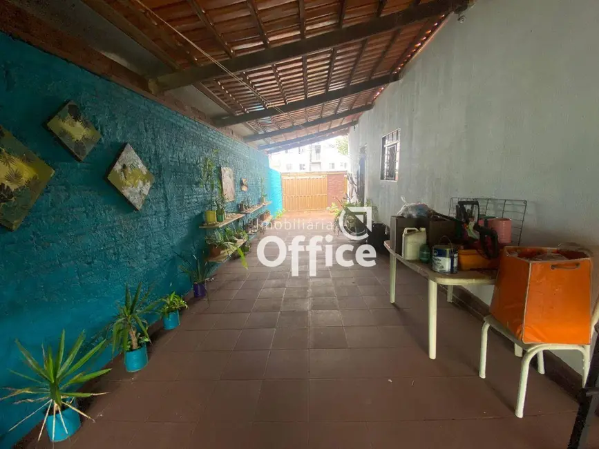 Foto 3 de Casa com 3 quartos à venda, 360m2 em Jardim Europa, Anapolis - GO