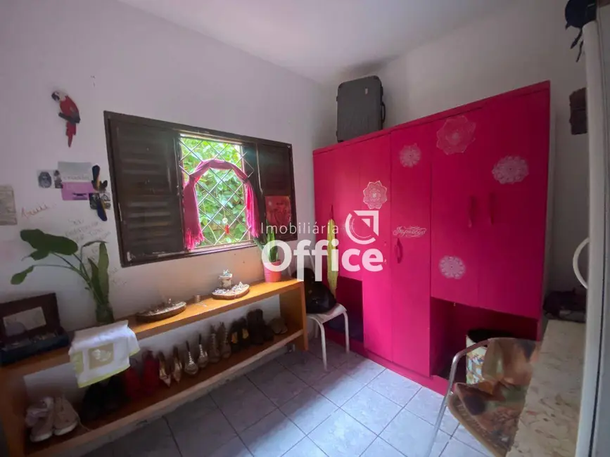 Foto 8 de Casa com 3 quartos à venda, 360m2 em Jardim Europa, Anapolis - GO