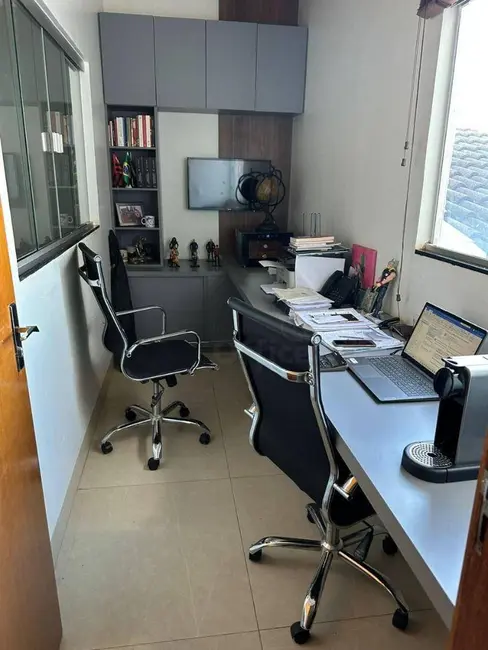 Casa com 4 quartos à venda, 200m2 em Parque Brasília 2ª Etapa, Anapolis - GO - imagem 5 Foto 5 de Casa com 4 quartos à venda, 200m2 em Parque Brasília 2ª Etapa, Anapolis - GO