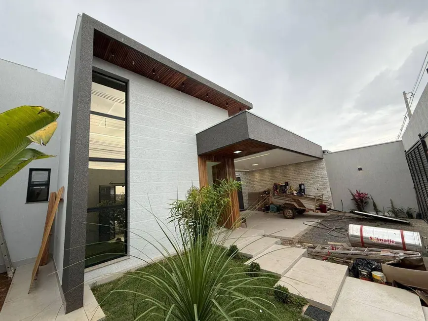 Casa com 3 quartos à venda, 300m2 em Parque Brasília 2ª Etapa, Anapolis - GO - imagem 1 Foto 1 de Casa com 3 quartos à venda, 300m2 em Parque Brasília 2ª Etapa, Anapolis - GO