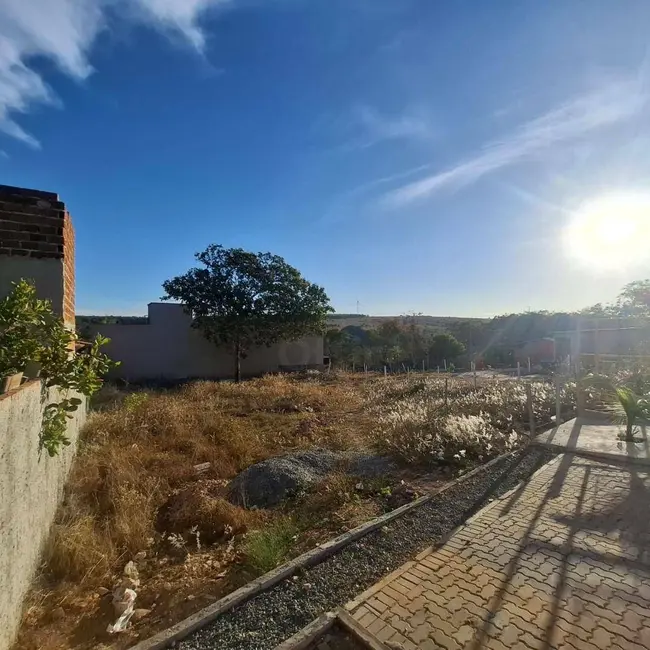 Foto 2 de Terreno / Lote à venda, 240m2 em Abadiania - GO