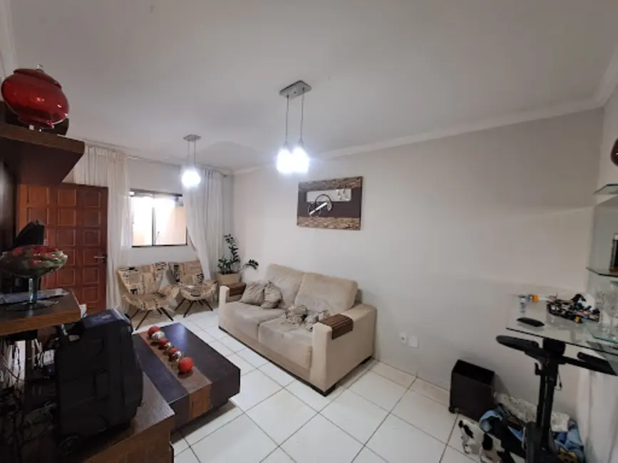 Foto 2 de Casa com 2 quartos à venda, 200m2 em Residencial Vale do Sol, Anapolis - GO