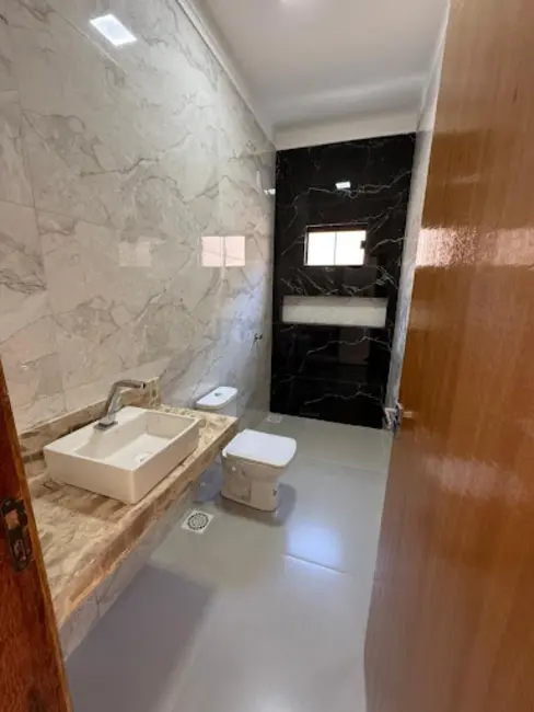 Casa com 3 quartos à venda, 180m2 em São João, Anapolis - GO - imagem 8 Foto 8 de Casa com 3 quartos à venda, 180m2 em São João, Anapolis - GO