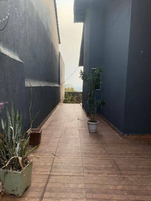 Casa com 3 quartos à venda, 300m2 em Paraíso, Anapolis - GO - imagem 2 Foto 2 de Casa com 3 quartos à venda, 300m2 em Paraíso, Anapolis - GO