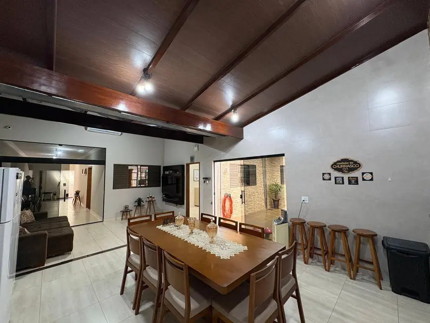 Foto 1 de Casa com 3 quartos à venda, 300m2 em Jibran El Hadj, Anapolis - GO