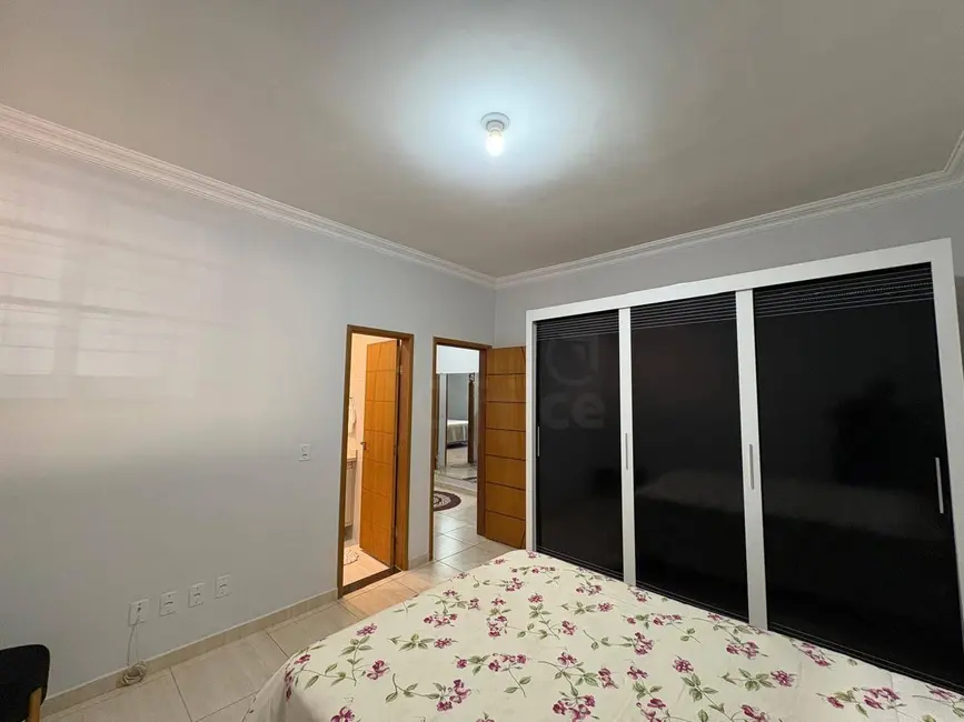 Foto 5 de Casa com 3 quartos à venda, 300m2 em Jibran El Hadj, Anapolis - GO