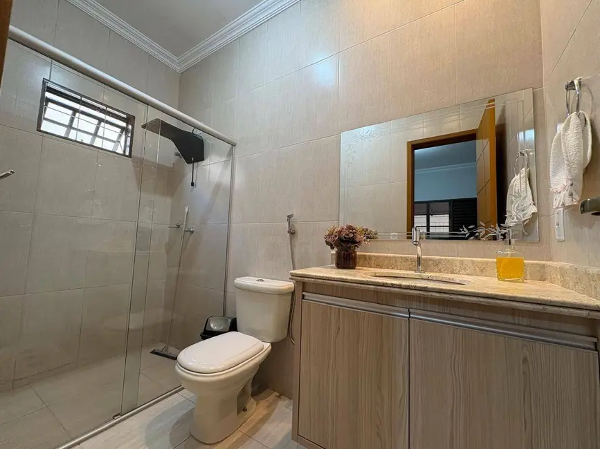 Foto 4 de Casa com 3 quartos à venda, 300m2 em Jibran El Hadj, Anapolis - GO