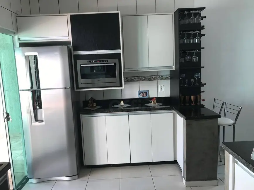 Sobrado com 3 quartos à venda, 450m2 em Nova Vila Jaiara, Anapolis - GO - imagem 7 Foto 7 de Sobrado com 3 quartos à venda, 450m2 em Nova Vila Jaiara, Anapolis - GO