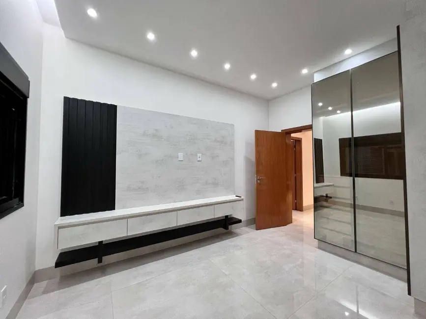 Foto 6 de Casa de Condomínio com 4 quartos à venda, 410m2 em Anapolis - GO