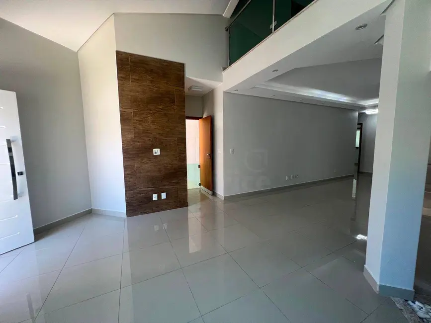 Sobrado com 4 quartos à venda, 200m2 em Conjunto IAPC, Anapolis - GO - imagem 5 Foto 5 de Sobrado com 4 quartos à venda, 200m2 em Conjunto IAPC, Anapolis - GO