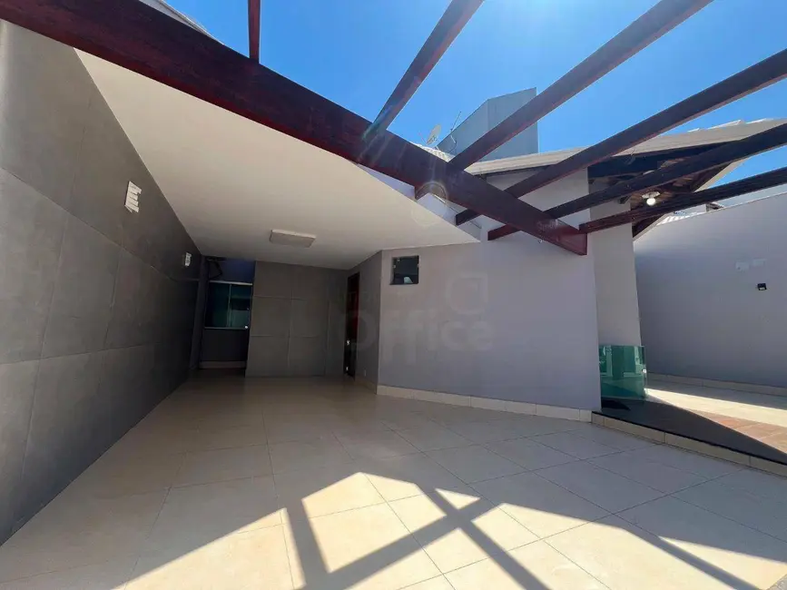 Sobrado com 4 quartos à venda, 200m2 em Conjunto IAPC, Anapolis - GO - imagem 3 Foto 3 de Sobrado com 4 quartos à venda, 200m2 em Conjunto IAPC, Anapolis - GO
