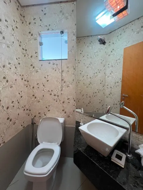 Sobrado com 4 quartos à venda, 200m2 em Conjunto IAPC, Anapolis - GO - imagem 4 Foto 4 de Sobrado com 4 quartos à venda, 200m2 em Conjunto IAPC, Anapolis - GO