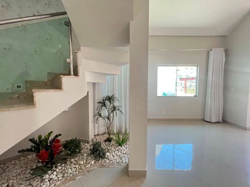 Sobrado com 4 quartos à venda, 200m2 em Conjunto IAPC, Anapolis - GO - imagem 7 Foto 7 de Sobrado com 4 quartos à venda, 200m2 em Conjunto IAPC, Anapolis - GO