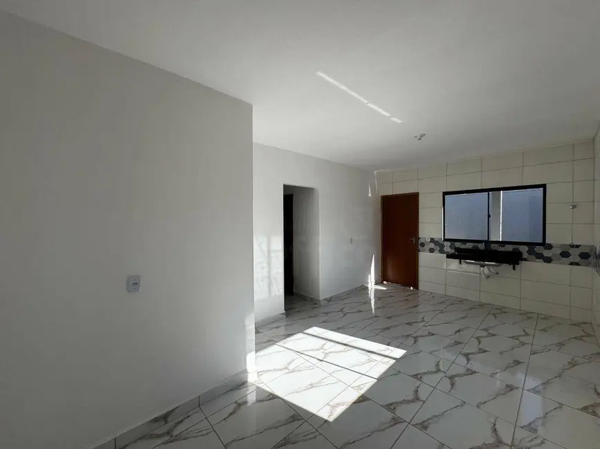 Foto 2 de Casa com 3 quartos para alugar, 127m2 em Jardim Primavera 2ª Etapa, Anapolis - GO