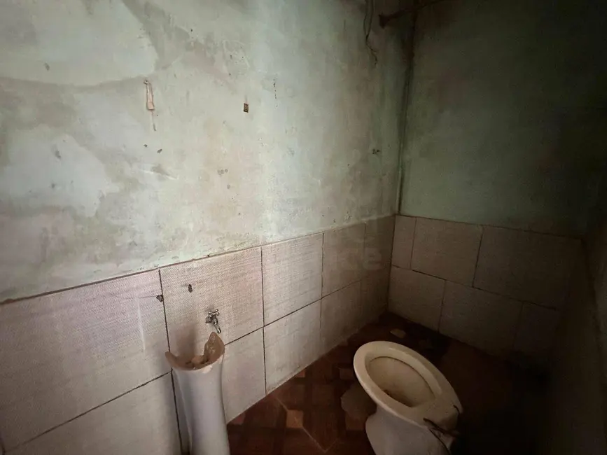 Foto 4 de Casa com 6 quartos à venda, 300m2 em Loteamento Guanabara, Anapolis - GO