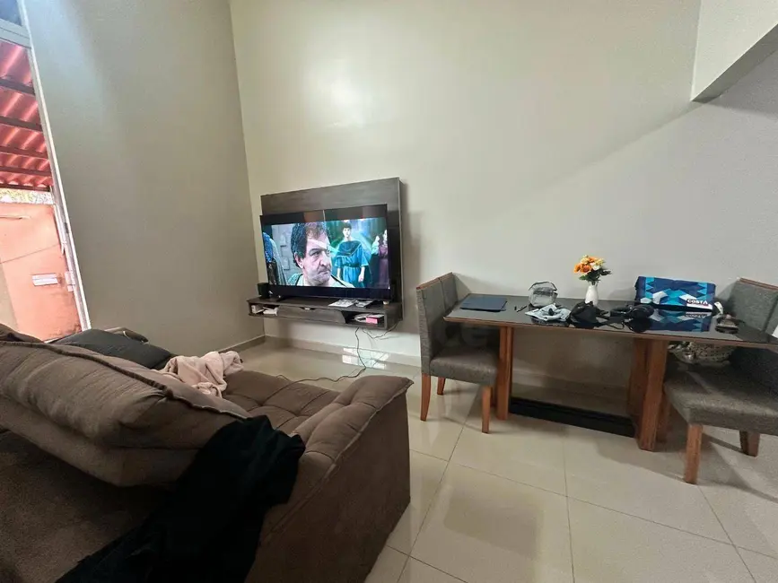 Casa com 3 quartos à venda, 150m2 em Residencial Flor do Cerrado, Anapolis - GO - imagem 5 Foto 5 de Casa com 3 quartos à venda, 150m2 em Residencial Flor do Cerrado, Anapolis - GO