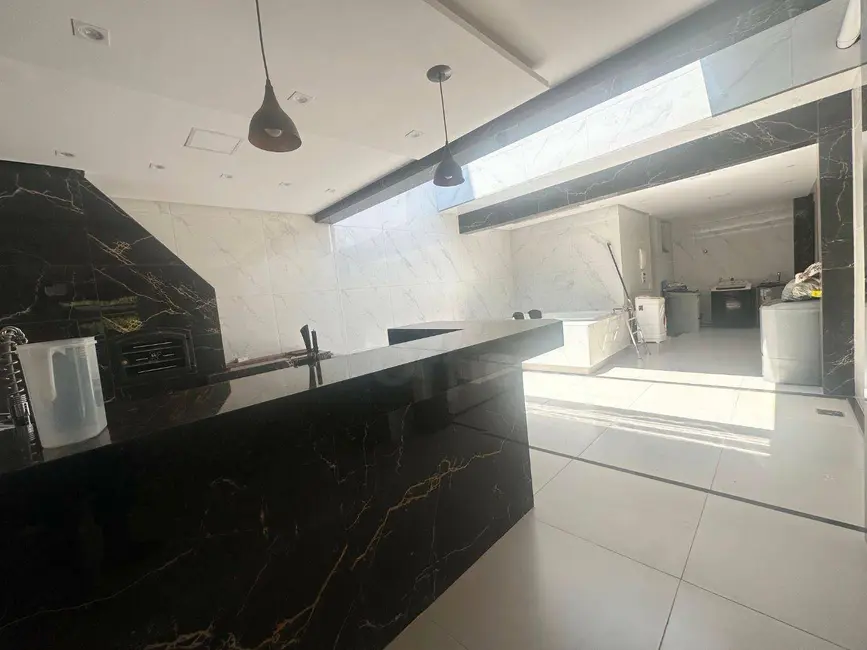 Foto 5 de Casa com 3 quartos à venda, 300m2 em Residencial Flor do Cerrado, Anapolis - GO