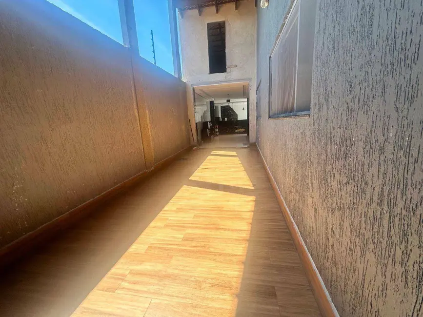 Foto 3 de Casa com 3 quartos à venda, 300m2 em Residencial Flor do Cerrado, Anapolis - GO