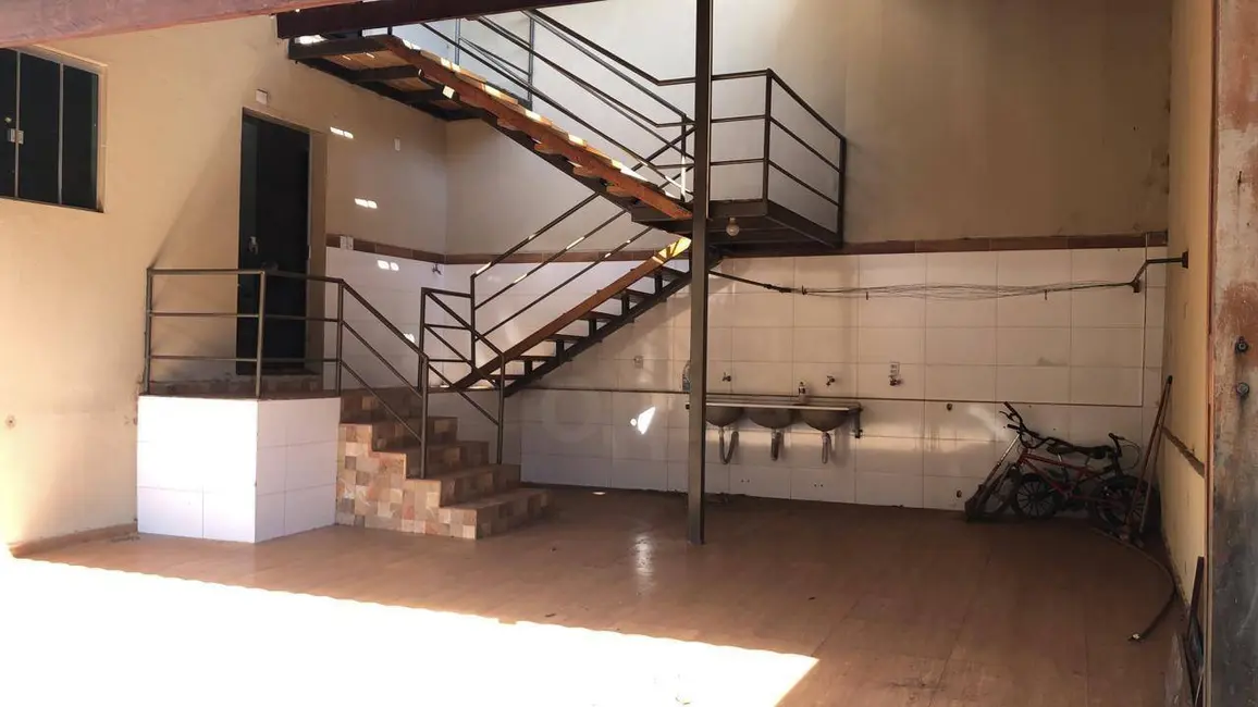 Sobrado com 3 quartos à venda, 170m2 em Anapolis - GO - imagem 3 Foto 3 de Sobrado com 3 quartos à venda, 170m2 em Anapolis - GO