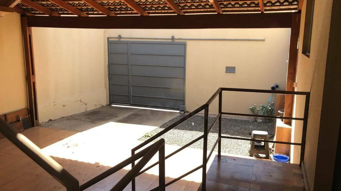 Sobrado com 3 quartos à venda, 170m2 em Anapolis - GO - imagem 2 Foto 2 de Sobrado com 3 quartos à venda, 170m2 em Anapolis - GO
