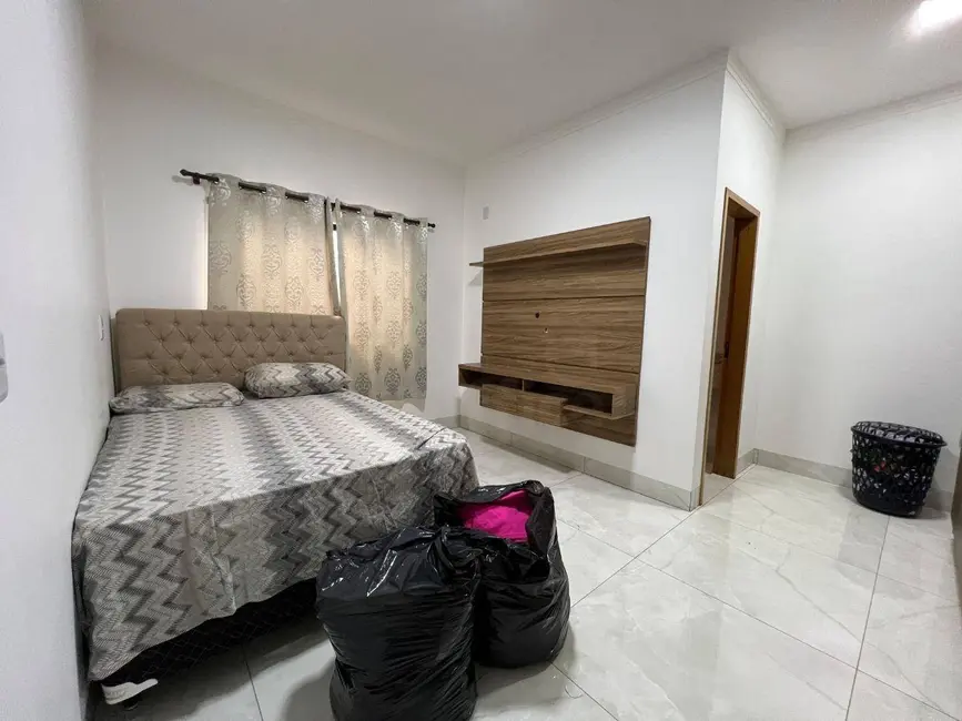 Casa com 3 quartos à venda, 150m2 em Setor Lago dos Buritis, Anapolis - GO - imagem 6 Foto 6 de Casa com 3 quartos à venda, 150m2 em Setor Lago dos Buritis, Anapolis - GO