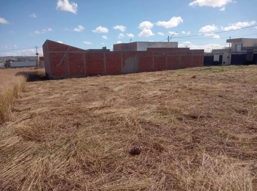 Foto 2 de Terreno / Lote à venda, 300m2 em Anapolis - GO