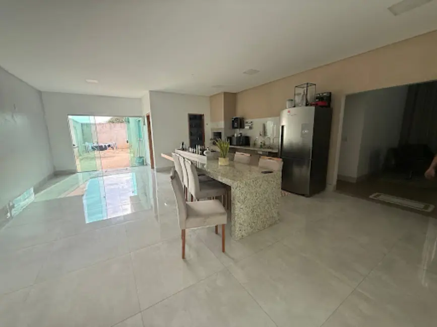 Casa com 3 quartos à venda, 376m2 em Anapolis - GO - imagem 6 Foto 6 de Casa com 3 quartos à venda, 376m2 em Anapolis - GO