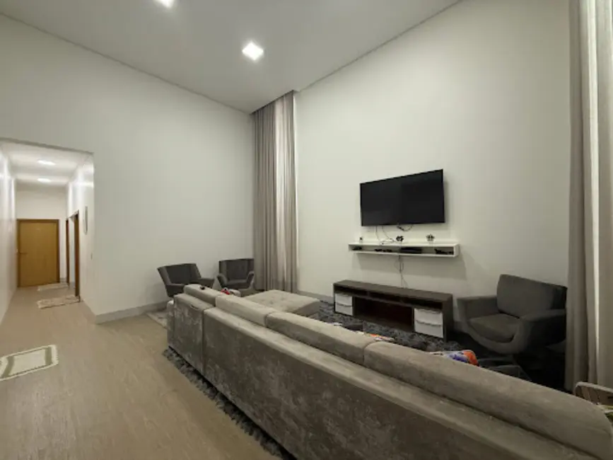 Casa com 3 quartos à venda, 376m2 em Anapolis - GO - imagem 3 Foto 3 de Casa com 3 quartos à venda, 376m2 em Anapolis - GO