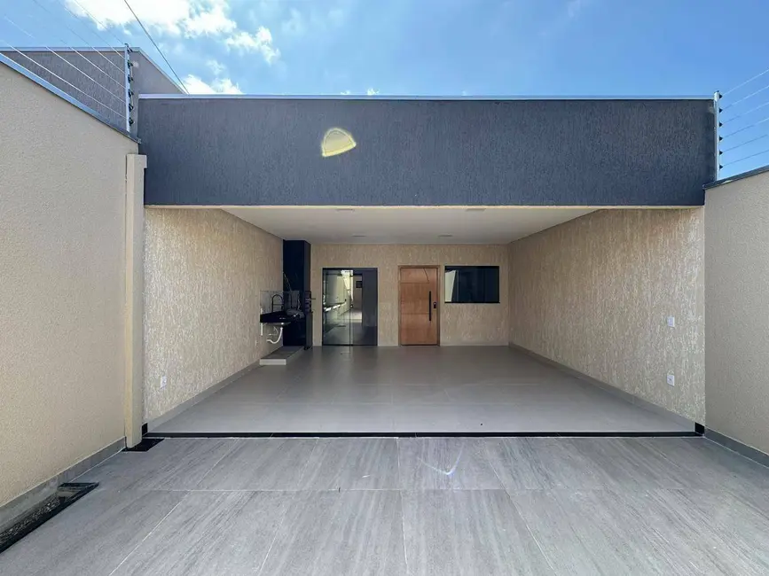 Casa com 3 quartos à venda, 150m2 em Residencial Ana Caroline, Anapolis - GO - imagem 2 Foto 2 de Casa com 3 quartos à venda, 150m2 em Residencial Ana Caroline, Anapolis - GO