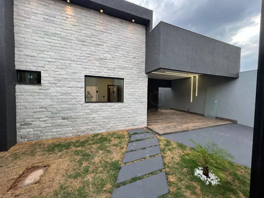 Casa com 3 quartos à venda, 200m2 em Jardim Itália, Anapolis - GO - imagem 2 Foto 2 de Casa com 3 quartos à venda, 200m2 em Jardim Itália, Anapolis - GO