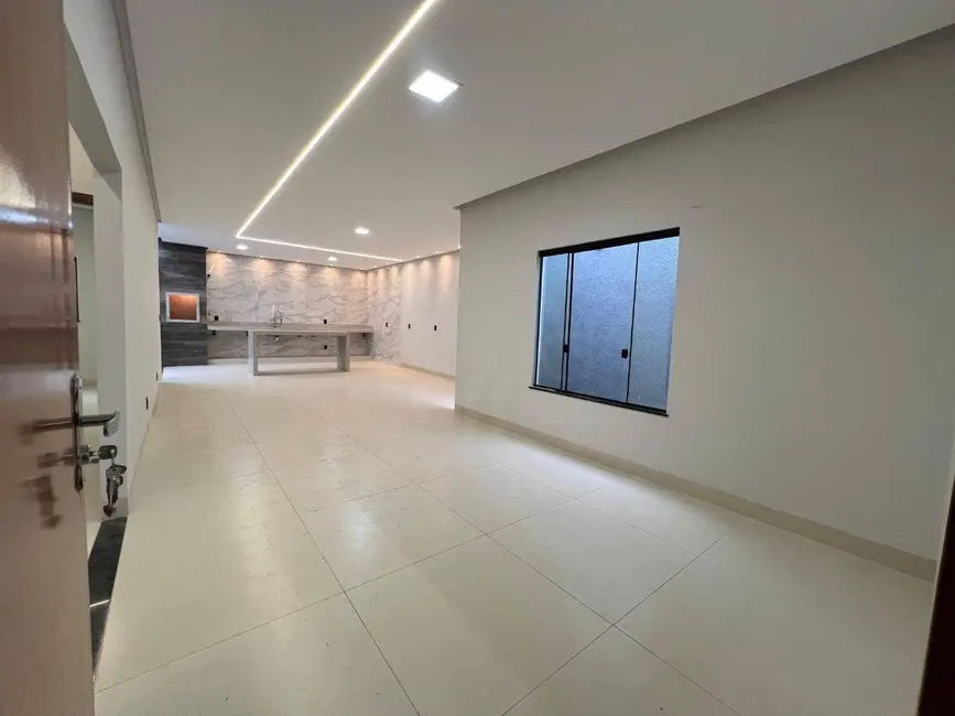 Casa com 3 quartos à venda, 200m2 em Jardim Itália, Anapolis - GO - imagem 3 Foto 3 de Casa com 3 quartos à venda, 200m2 em Jardim Itália, Anapolis - GO