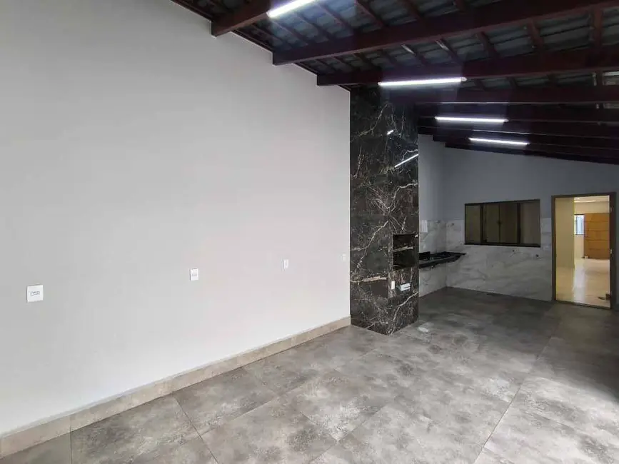 Casa com 3 quartos à venda, 200m2 em Residencial Flor do Cerrado, Anapolis - GO - imagem 2 Foto 2 de Casa com 3 quartos à venda, 200m2 em Residencial Flor do Cerrado, Anapolis - GO