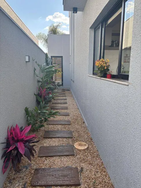 Casa com 3 quartos à venda, 360m2 em Anapolis - GO - imagem 3 Foto 3 de Casa com 3 quartos à venda, 360m2 em Anapolis - GO