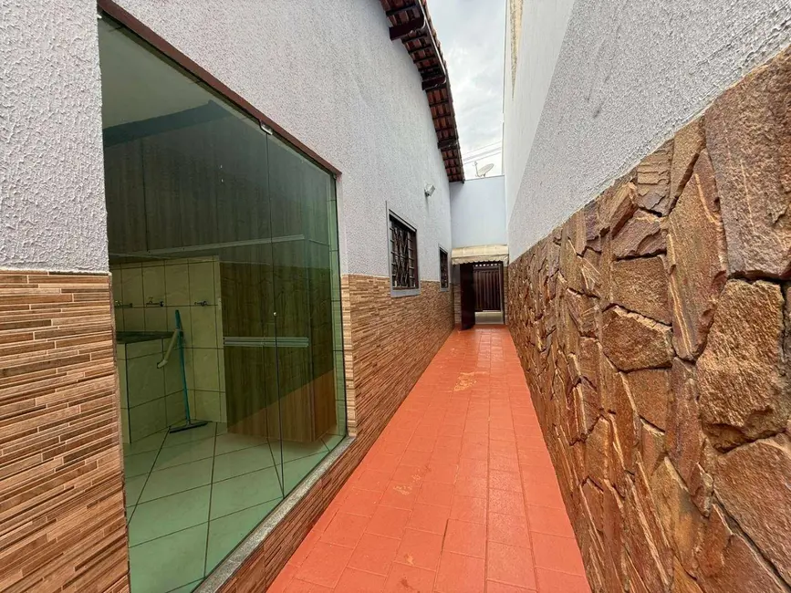 Casa com 3 quartos à venda, 220m2 em Jardim Ana Paula, Anapolis - GO - imagem 5 Foto 5 de Casa com 3 quartos à venda, 220m2 em Jardim Ana Paula, Anapolis - GO