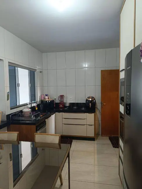 Casa com 3 quartos à venda, 150m2 em Jardim Tesouro, Anapolis - GO - imagem 4 Foto 4 de Casa com 3 quartos à venda, 150m2 em Jardim Tesouro, Anapolis - GO