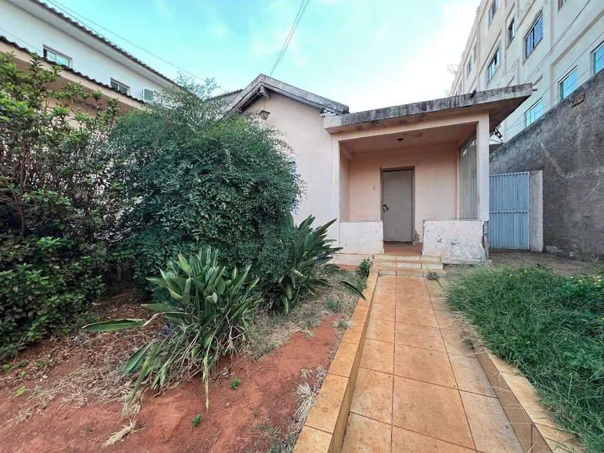 Casa com 3 quartos à venda, 400m2 em Setor Central, Anapolis - GO - imagem 1 Foto 1 de Casa com 3 quartos à venda, 400m2 em Setor Central, Anapolis - GO