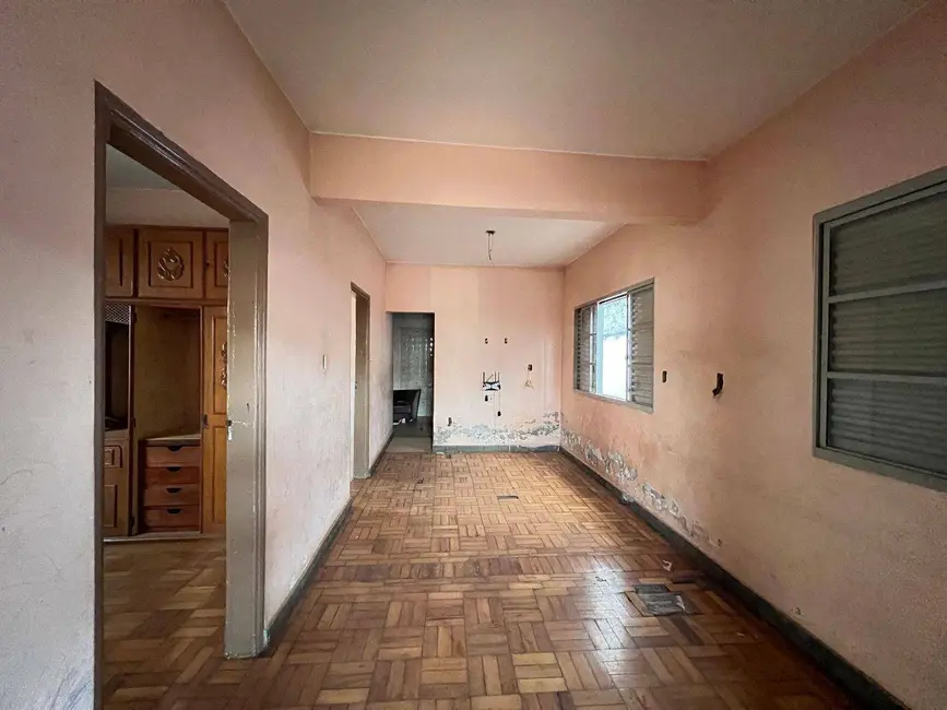 Casa com 3 quartos à venda, 400m2 em Setor Central, Anapolis - GO - imagem 2 Foto 2 de Casa com 3 quartos à venda, 400m2 em Setor Central, Anapolis - GO