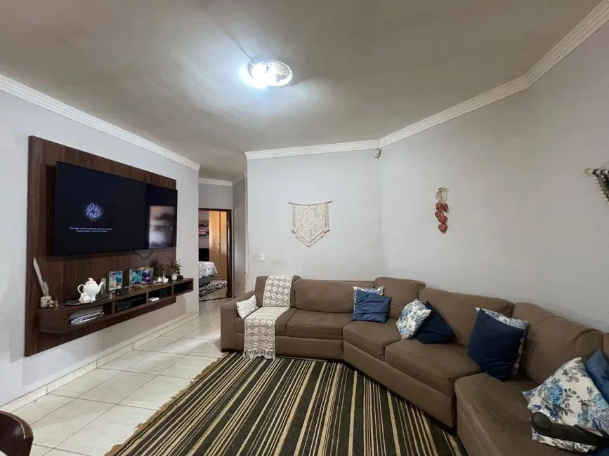 Chácara com 4 quartos à venda, 27000m2 em Residencial Valência, Anapolis - GO - imagem 6 Foto 6 de Chácara com 4 quartos à venda, 27000m2 em Residencial Valência, Anapolis - GO