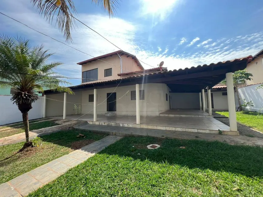 Foto 2 de Sobrado com 4 quartos para alugar, 540m2 em Anápolis City, Anapolis - GO