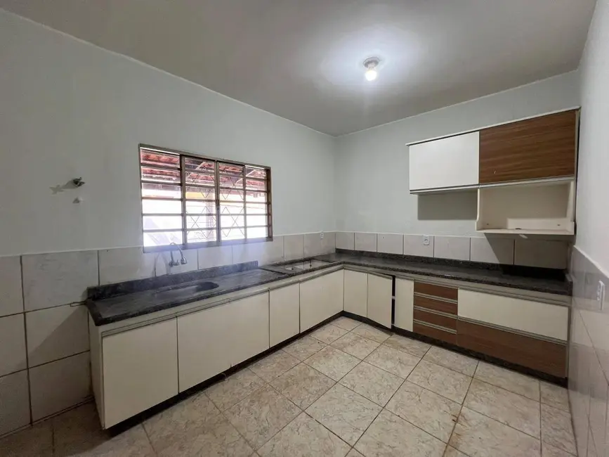 Foto 6 de Sobrado com 4 quartos para alugar, 540m2 em Anápolis City, Anapolis - GO